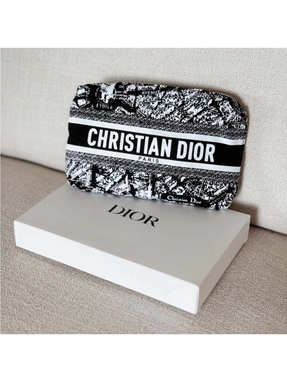 NWT CHRISTIAN DIOR GWP POUCH💗💗💗